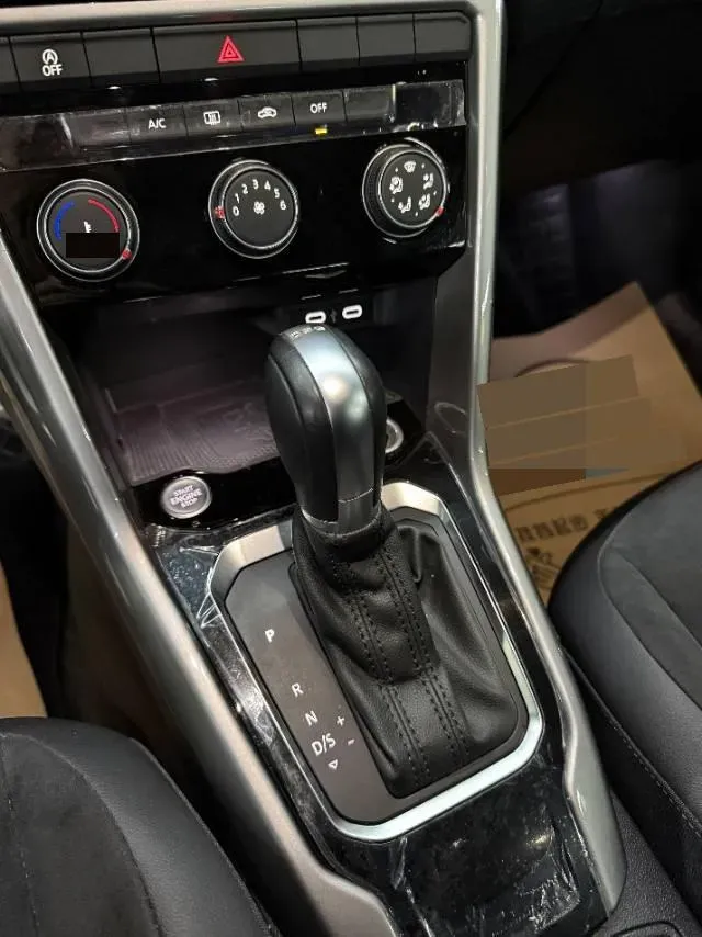 2022 Volkswagen T-Roc 1.4T 150HP L4 7DCT,autocango,china used car exporter,china ev exporter,chinese used car exporter,chinese used ev exporter