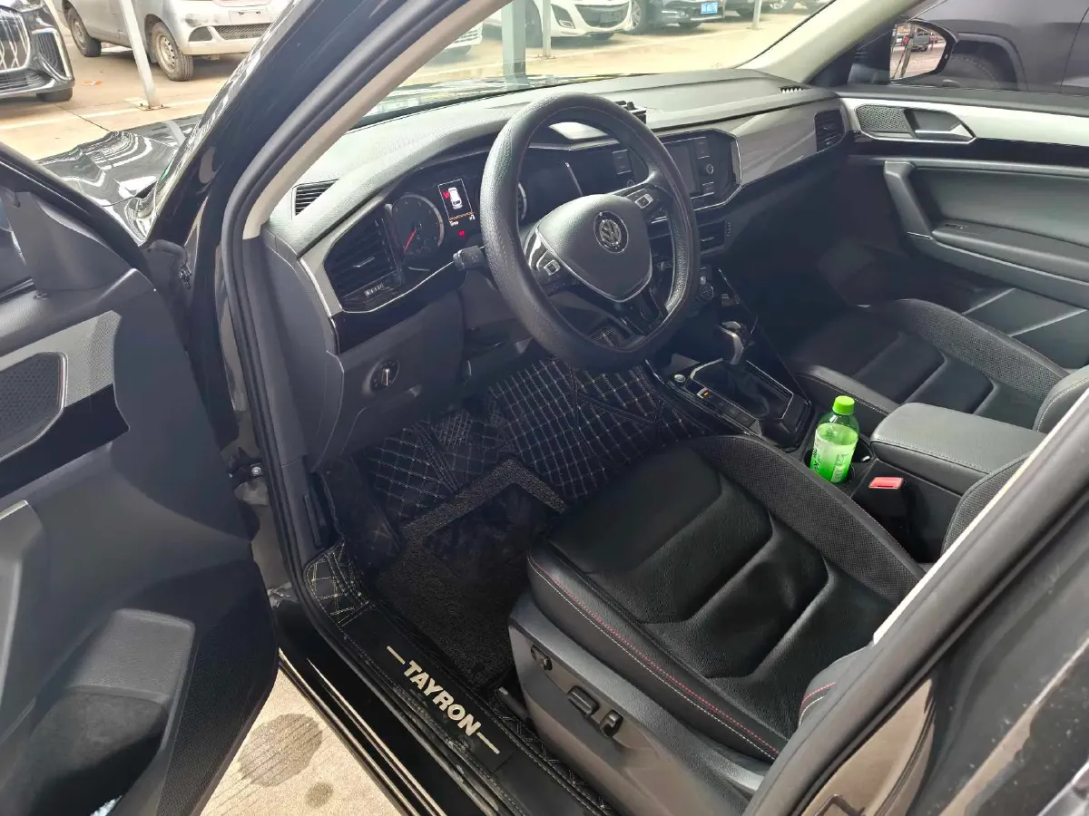 2019 Jeep Cherokee 2.0T 234HP L4 9AT,autocango,china used car exporter,china ev exporter,chinese used car exporter,chinese used ev exporter