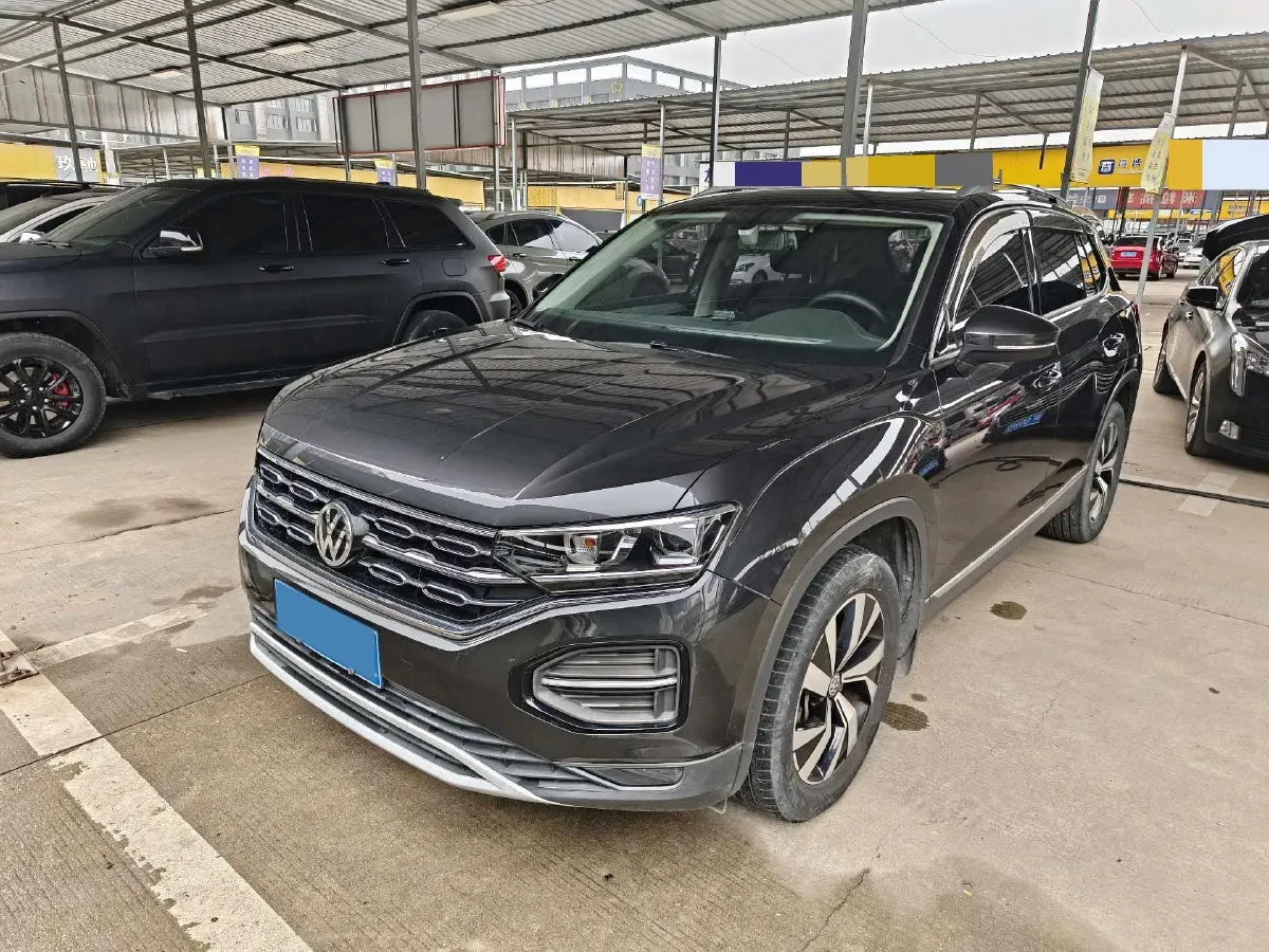 2019 Jeep Cherokee 2.0T 234HP L4 9AT,autocango,china used car exporter,china ev exporter,chinese used car exporter,chinese used ev exporter
