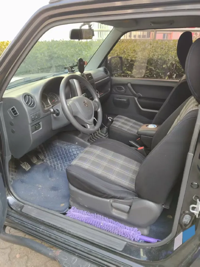 2015 Suzuki Jimny 1.3L 85HP L4 4AT,autocango,china used car exporter,china ev exporter,chinese used car exporter,chinese used ev exporter