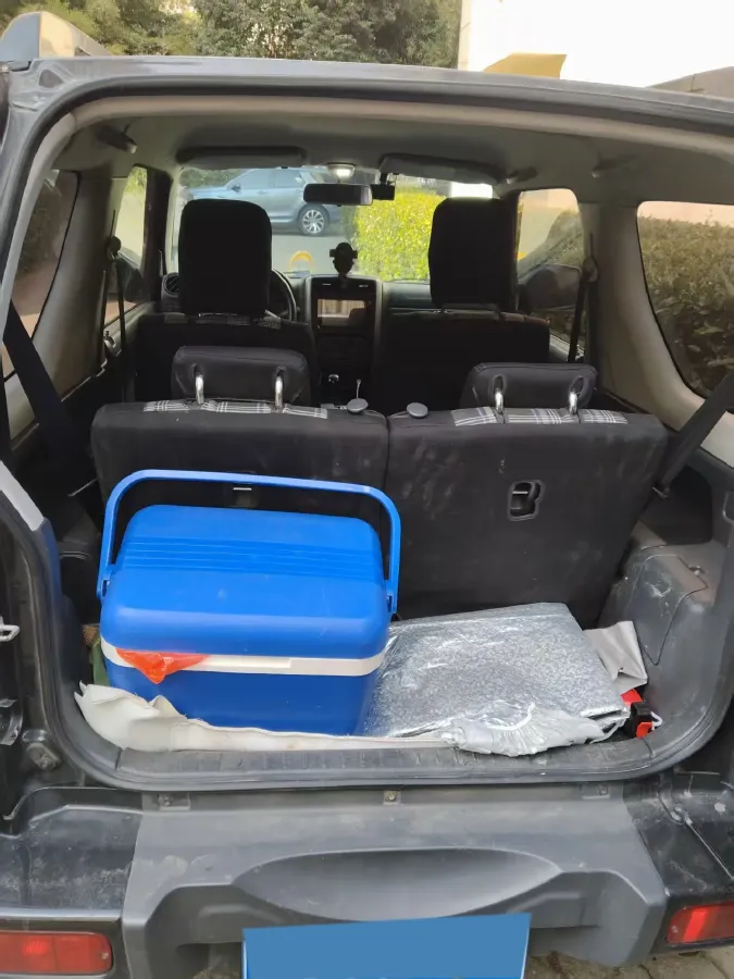 2015 Suzuki Jimny 1.3L 85HP L4 4AT,autocango,china used car exporter,china ev exporter,chinese used car exporter,chinese used ev exporter