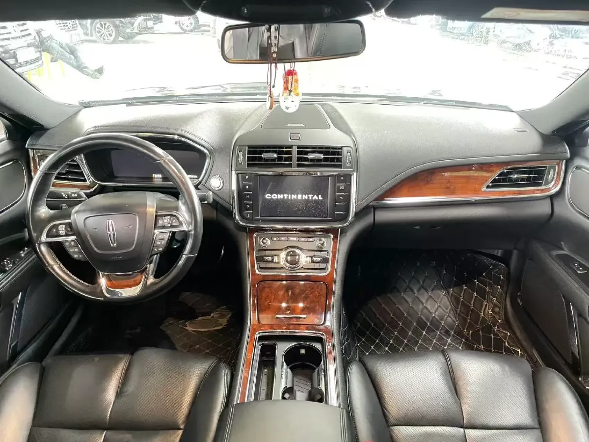 2017 Lincoln Continental 2.0T 261HP L4 6AT,autocango,china used car exporter,china ev exporter,chinese used car exporter,chinese used ev exporter