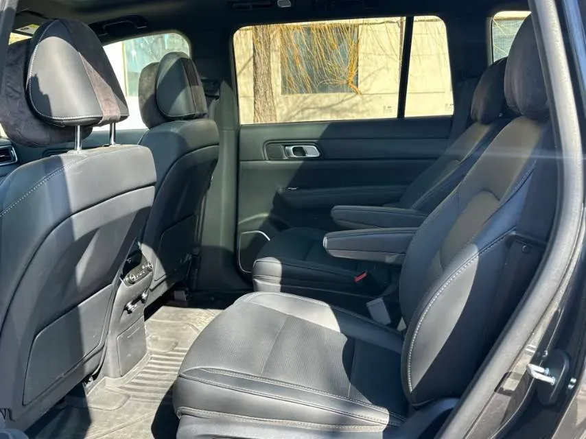 2021 Li ONE Range Extended 131HP REEV 40.5KWH,autocango,china used car exporter,china ev exporter,chinese used car exporter,chinese used ev exporter