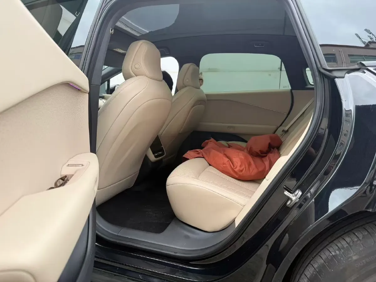 2024 Xpeng P7+ BEV 60.7KWH,autocango,china used car exporter,china ev exporter,chinese used car exporter,chinese used ev exporter