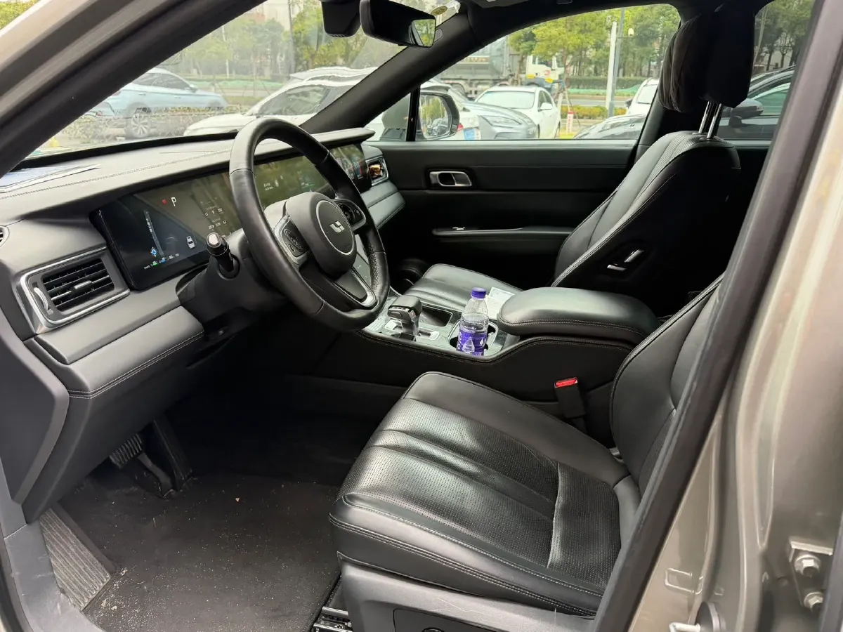 2020 Li ONE Range Extended 131HP REEV 40.5KWH,autocango,china used car exporter,china ev exporter,chinese used car exporter,chinese used ev exporter