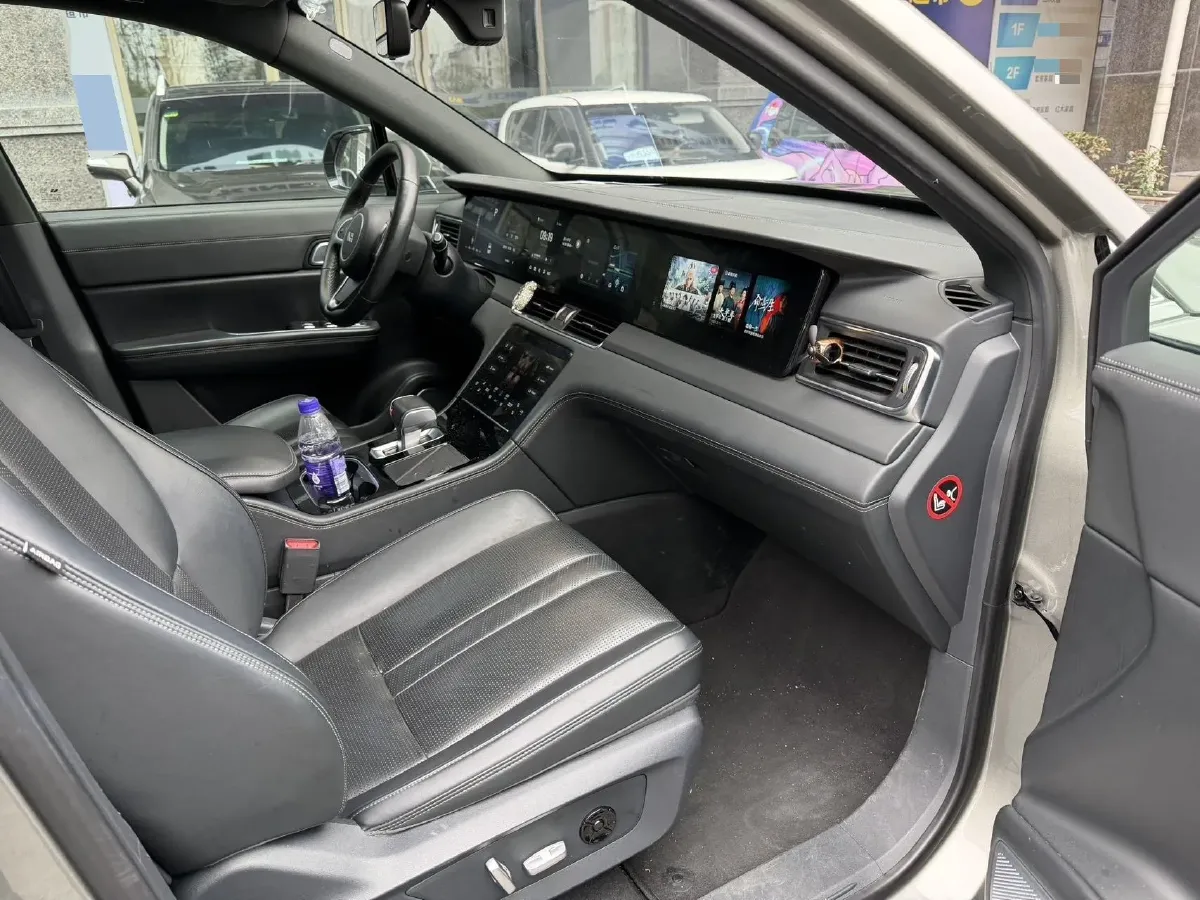 2020 Li ONE Range Extended 131HP REEV 40.5KWH,autocango,china used car exporter,china ev exporter,chinese used car exporter,chinese used ev exporter