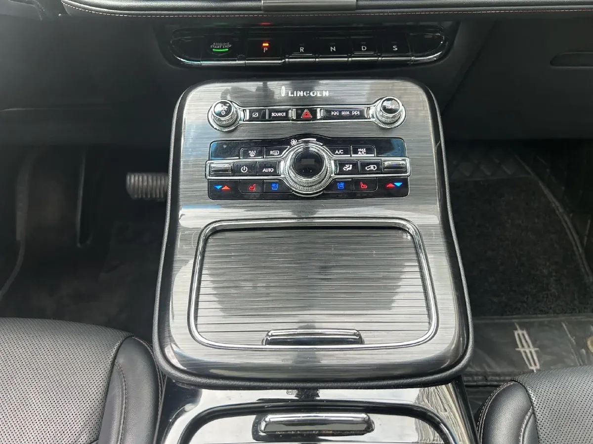 2021 Lincoln Nautilus 2.0T 245HP L4 8AT,autocango,china used car exporter,china ev exporter,chinese used car exporter,chinese used ev exporter