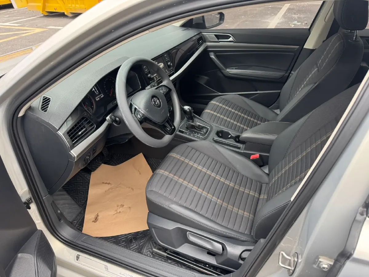 2018 Skoda Karoq 1.4T 150HP L4 7DCT,autocango,china used car exporter,china ev exporter,chinese used car exporter,chinese used ev exporter