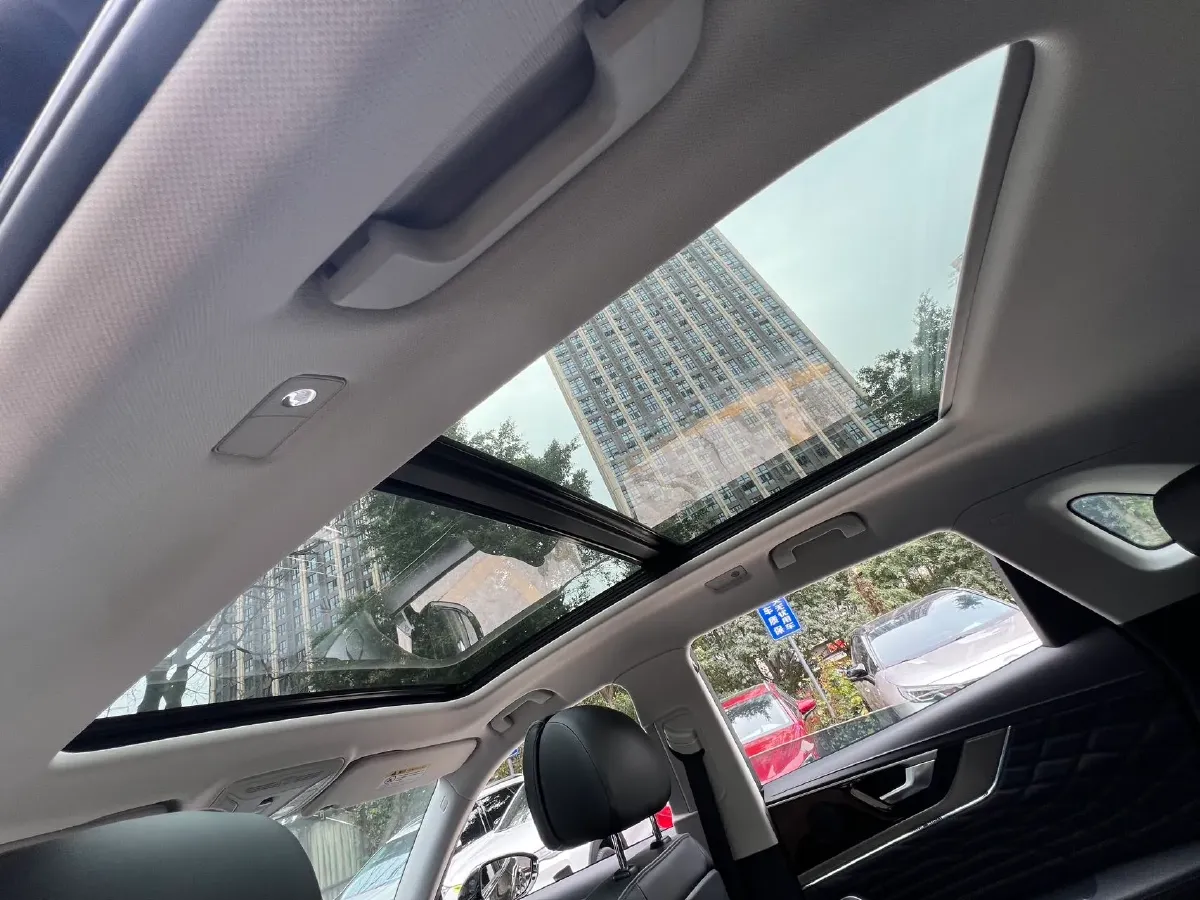 2022 HongQi HS5 2.0T 224HP L4 6AT,autocango,china used car exporter,china ev exporter,chinese used car exporter,chinese used ev exporter