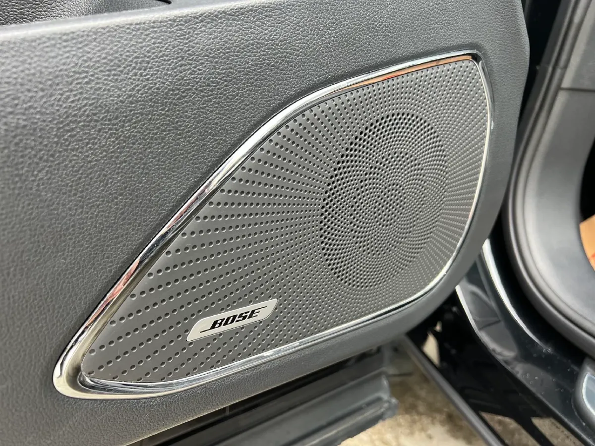 2022 HongQi HS5 2.0T 224HP L4 6AT,autocango,china used car exporter,china ev exporter,chinese used car exporter,chinese used ev exporter