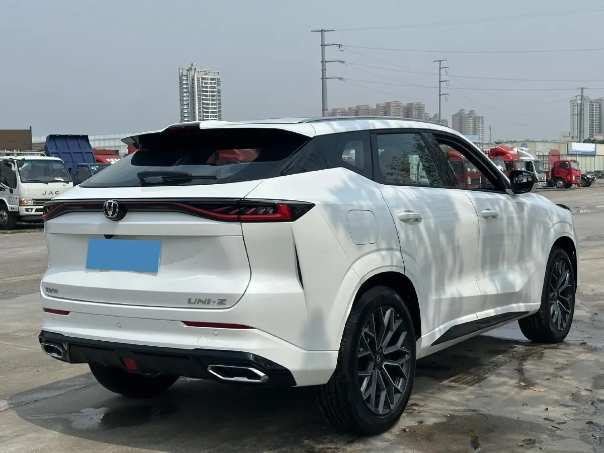 2025 ChangAn UNI-Z 1.5L 98HP L4 E-CVT PHEV,autocango,china used car exporter,china ev exporter,chinese used car exporter,chinese used ev exporter