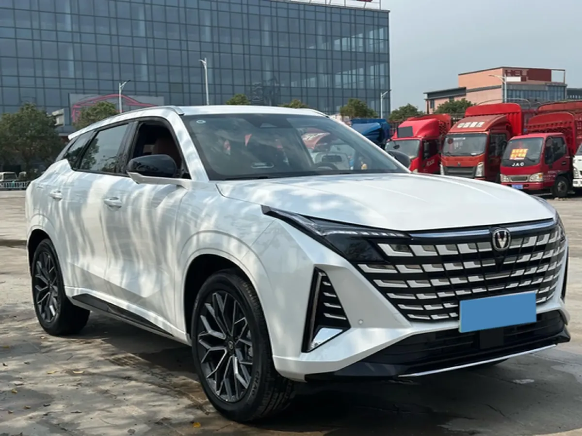 2025 ChangAn UNI-Z 1.5L 98HP L4 E-CVT PHEV,autocango,china used car exporter,china ev exporter,chinese used car exporter,chinese used ev exporter