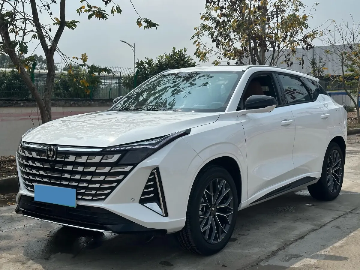 2025 ChangAn UNI-Z 1.5L 98HP L4 E-CVT PHEV,autocango,china used car exporter,china ev exporter,chinese used car exporter,chinese used ev exporter
