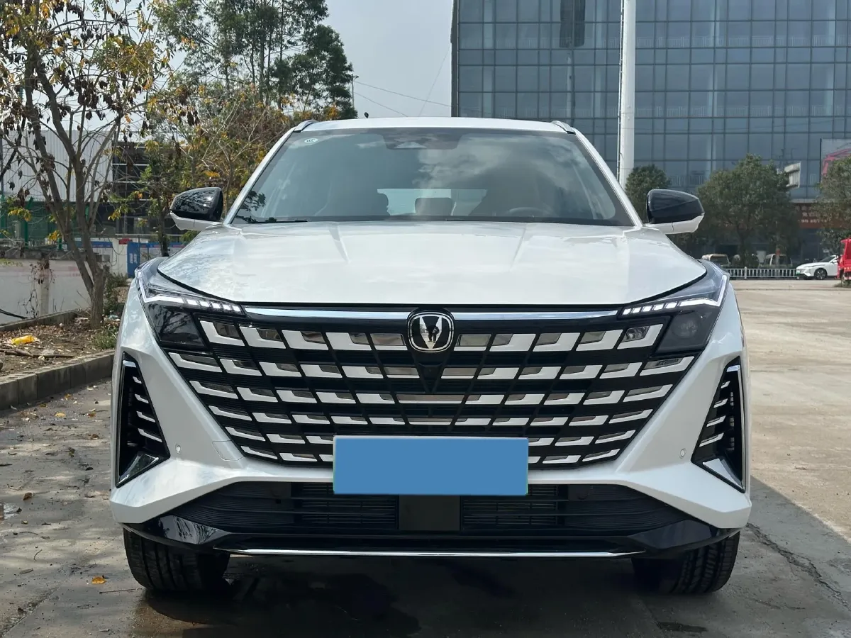 2025 ChangAn UNI-Z 1.5L 98HP L4 E-CVT PHEV,autocango,china used car exporter,china ev exporter,chinese used car exporter,chinese used ev exporter