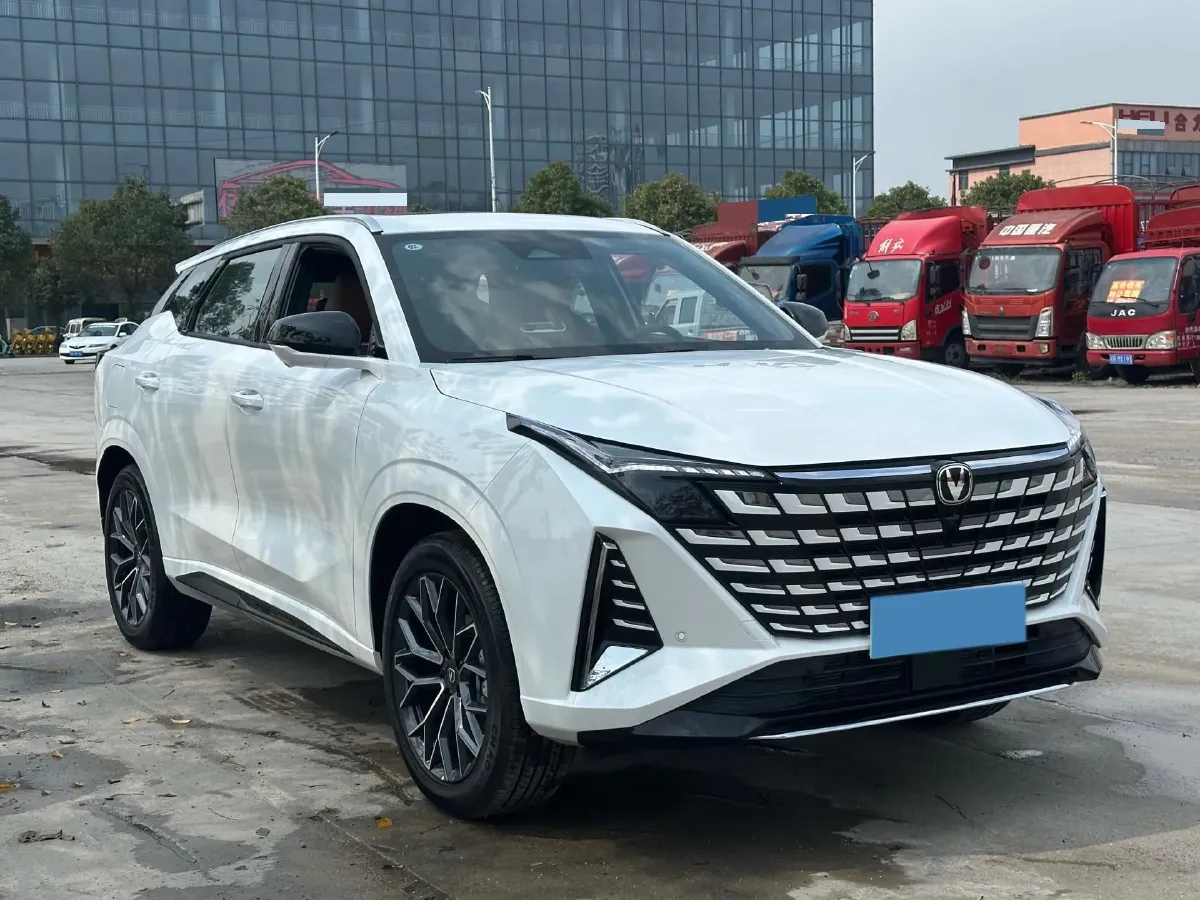 2025 ChangAn UNI-Z 1.5L 98HP L4 E-CVT PHEV,autocango,china used car exporter,china ev exporter,chinese used car exporter,chinese used ev exporter