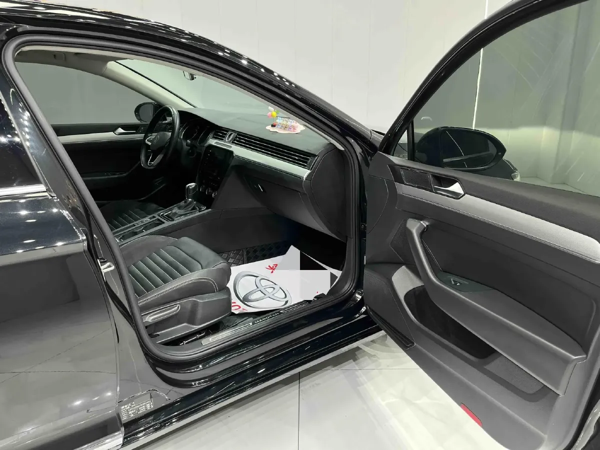 2020 Volkswagen Magotan 1.4T 150HP L4 7DCT,autocango,china used car exporter,china ev exporter,chinese used car exporter,chinese used ev exporter