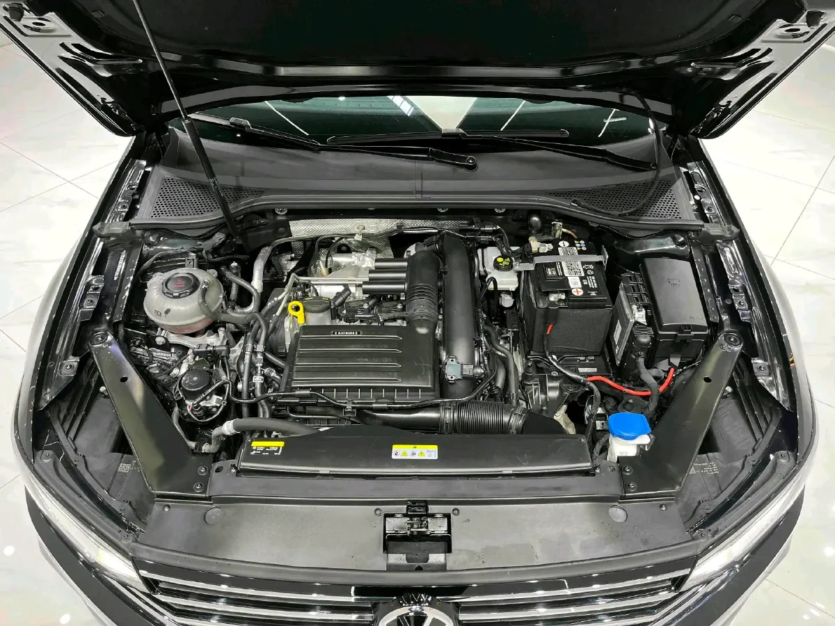 2020 Volkswagen Magotan 1.4T 150HP L4 7DCT,autocango,china used car exporter,china ev exporter,chinese used car exporter,chinese used ev exporter