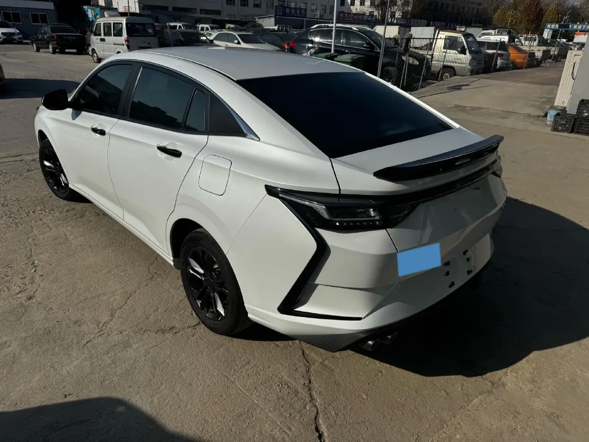 2023 DongFeng Aeolus YiXuan 1.5L 125HP L4 6DCT,autocango,china used car exporter,china ev exporter,chinese used car exporter,chinese used ev exporter