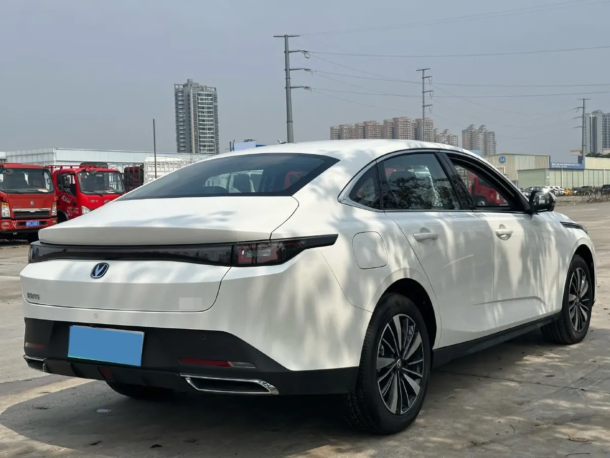 2025 ChangAn EadoPHEV 1.5L 98HP L4 E-CVT PHEV,autocango,china used car exporter,china ev exporter,chinese used car exporter,chinese used ev exporter