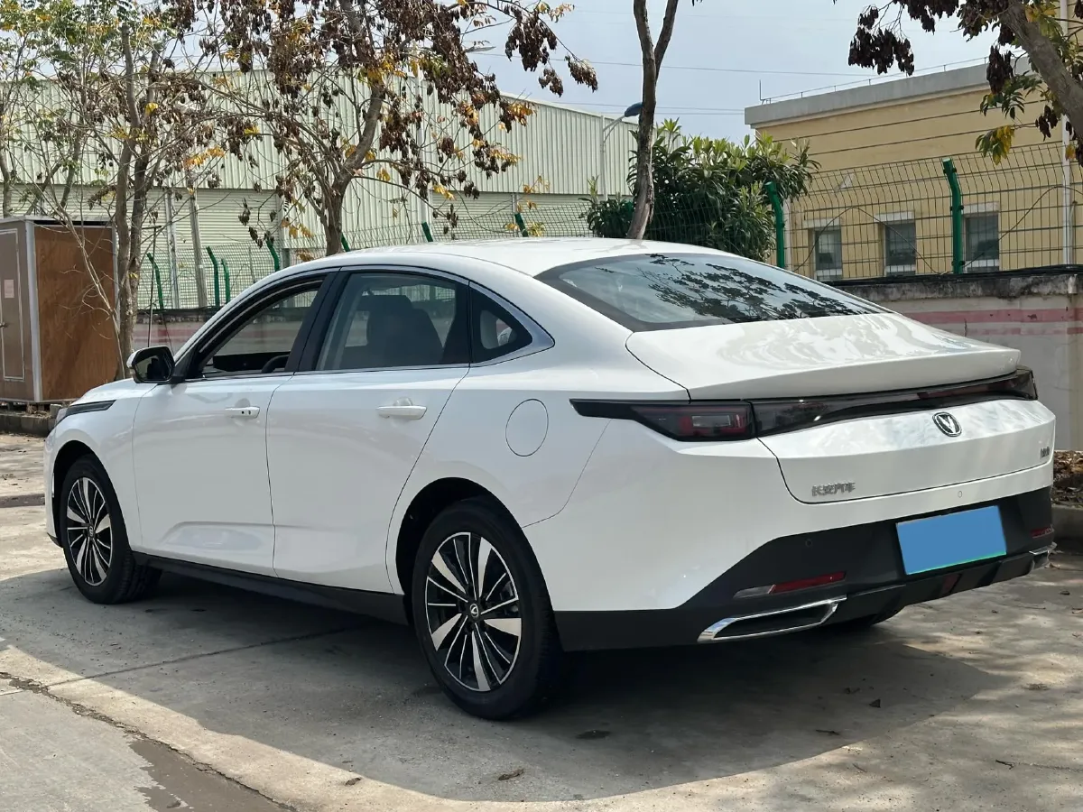 2025 ChangAn EadoPHEV 1.5L 98HP L4 E-CVT PHEV,autocango,china used car exporter,china ev exporter,chinese used car exporter,chinese used ev exporter