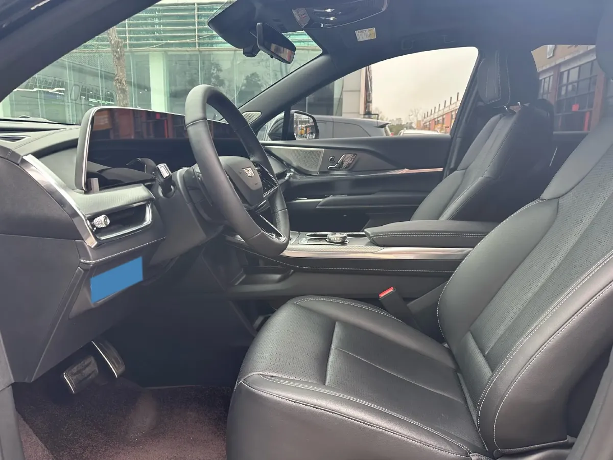 2025 Cadillac XT5 2.0T 237HP L4 9AT,autocango,china used car exporter,china ev exporter,chinese used car exporter,chinese used ev exporter