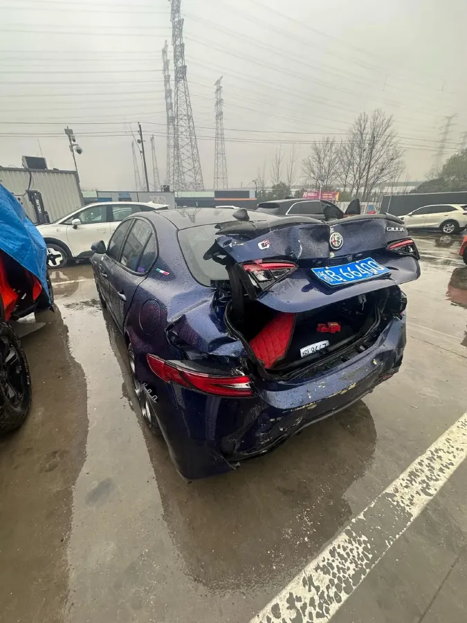 2020 Alfa Romeo Stelvio 2.0T 280HP L4 8AT,autocango,china used car exporter,china ev exporter,chinese used car exporter,chinese used ev exporter