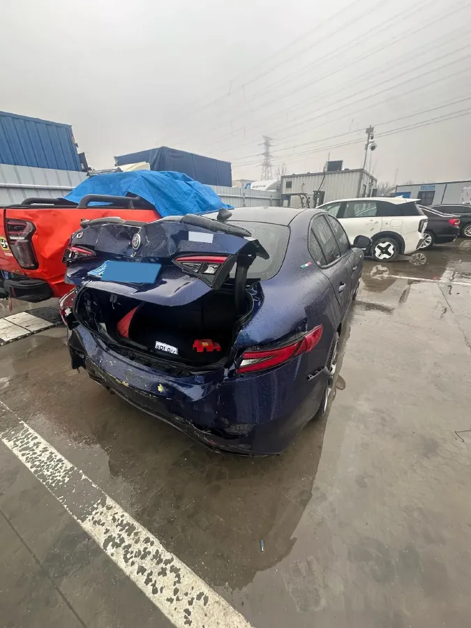 2020 Alfa Romeo Stelvio 2.0T 280HP L4 8AT,autocango,china used car exporter,china ev exporter,chinese used car exporter,chinese used ev exporter