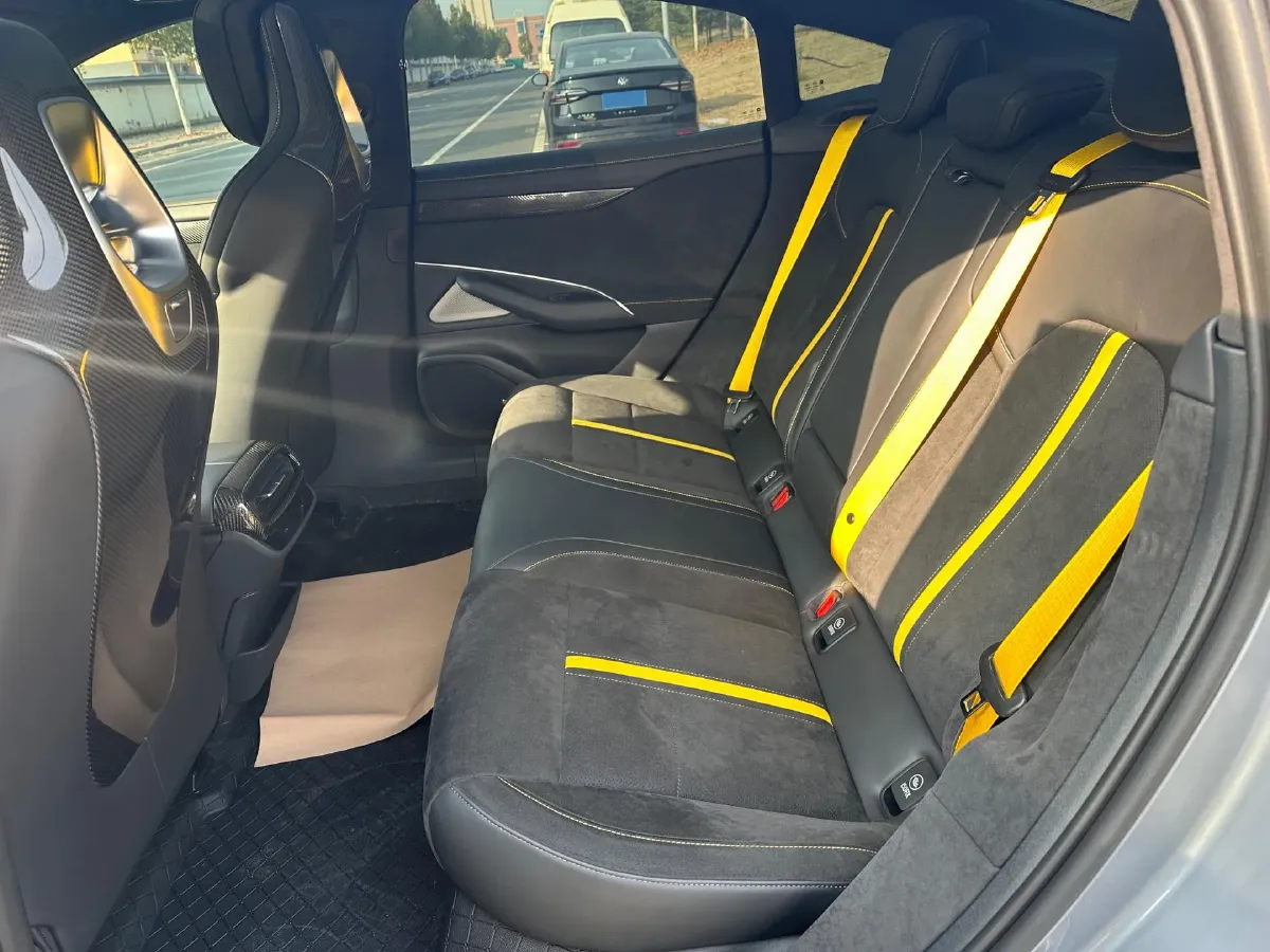 2025 MI SU7 Ultra BEV 93.7KWH,autocango,china used car exporter,china ev exporter,chinese used car exporter,chinese used ev exporter