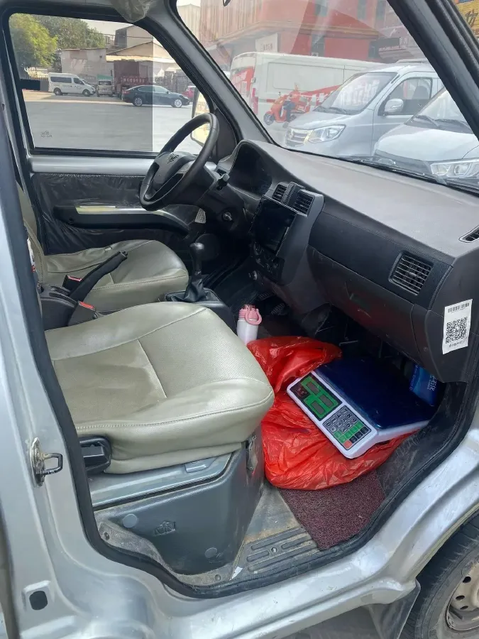 2022 WuLing RongGuang Mini Truck 1.5L 99HP L4 5MT,autocango,china used car exporter,china ev exporter,chinese used car exporter,chinese used ev exporter