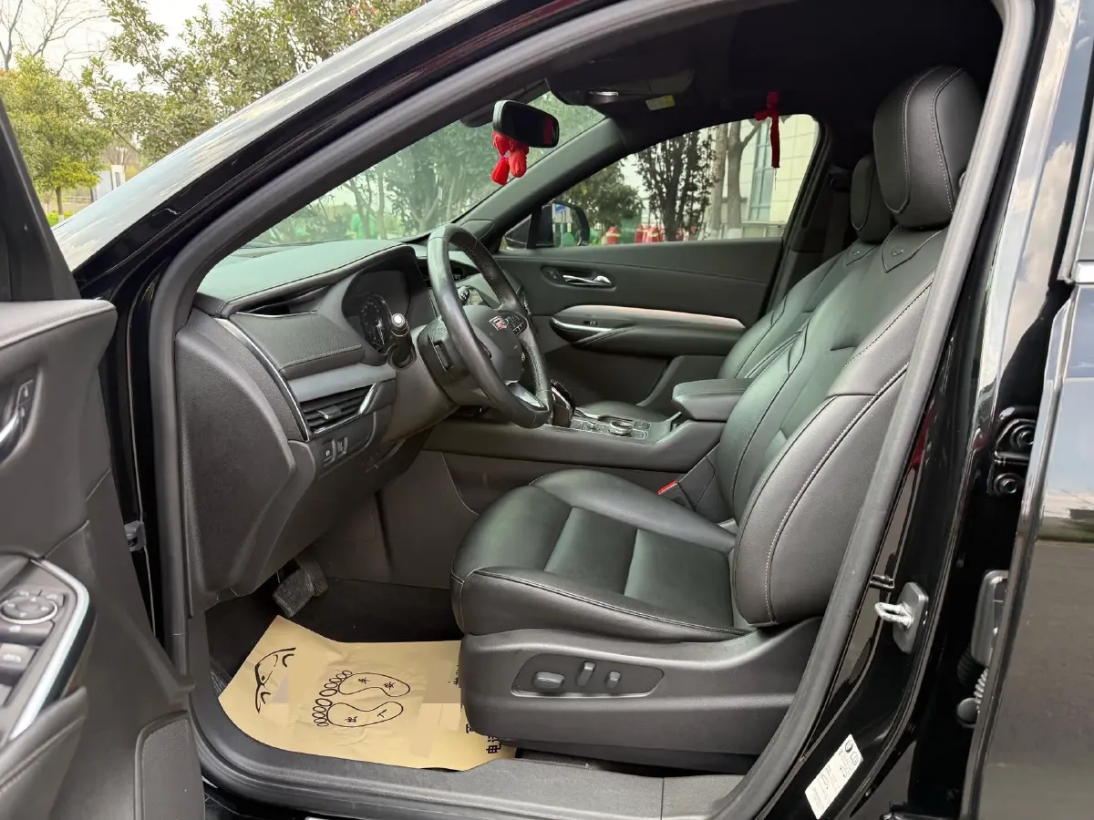 2020 Cadillac XT4 2.0T 241HP L4 9AT,autocango,china used car exporter,china ev exporter,chinese used car exporter,chinese used ev exporter