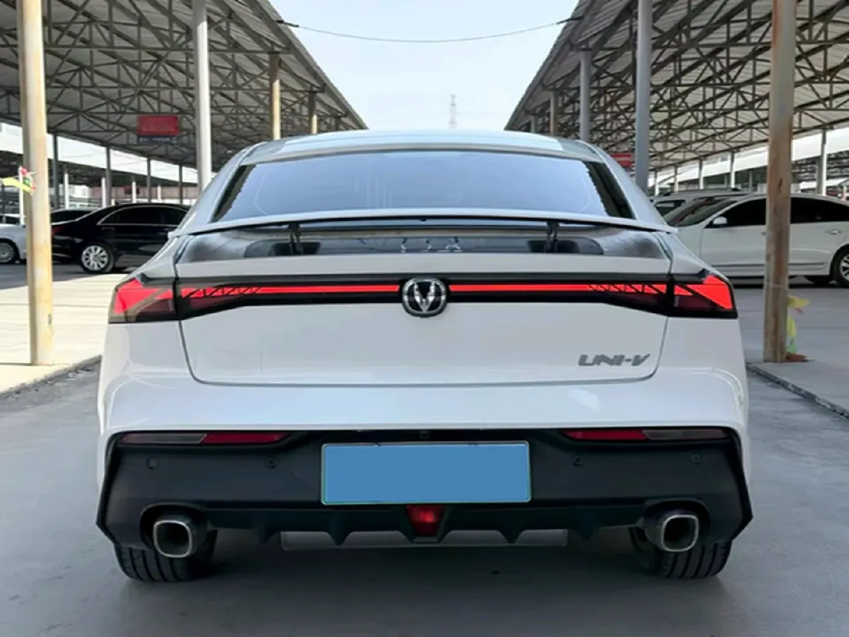 2023 ChangAn UNI-V iDD 1.5T 170HP L4 6TCT PHEV 18.4KWH,autocango,china used car exporter,china ev exporter,chinese used car exporter,chinese used ev exporter