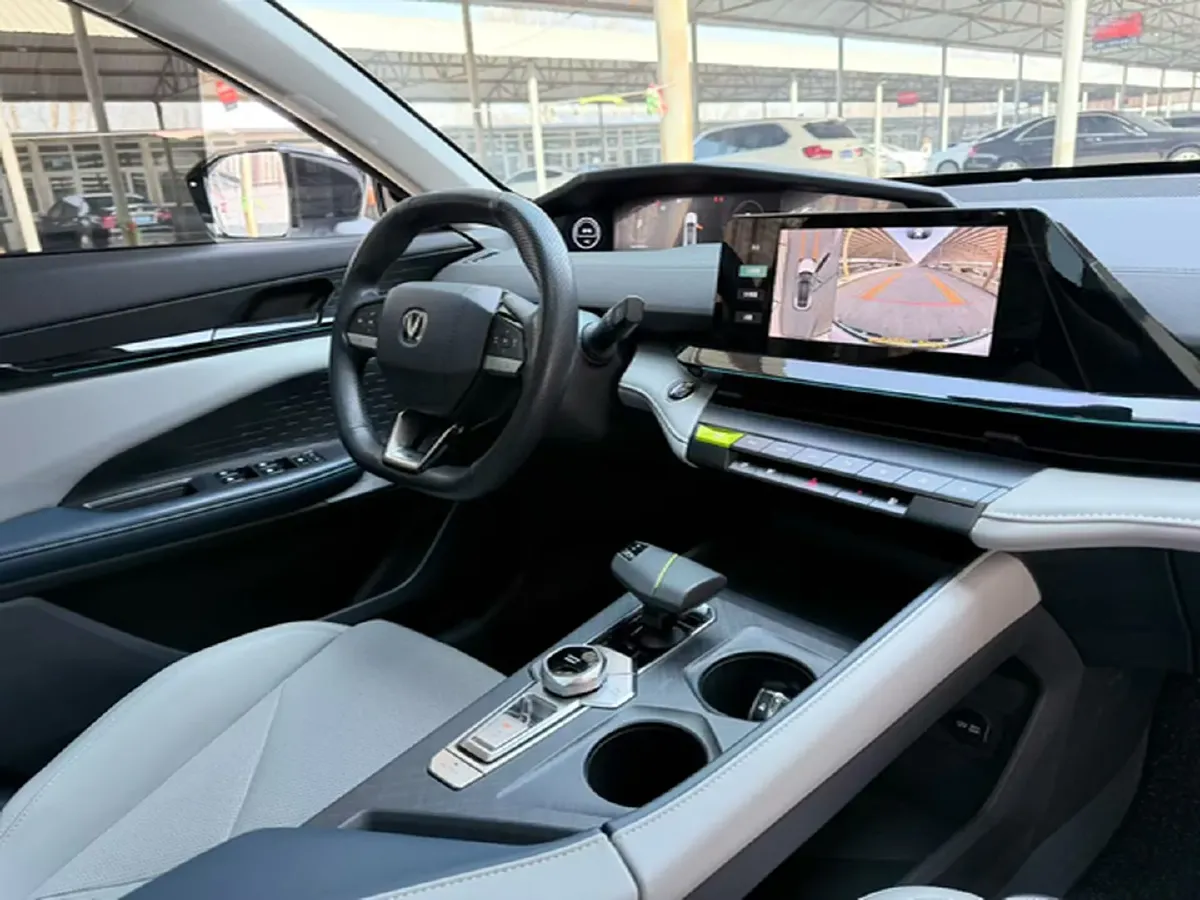 2023 ChangAn UNI-V iDD 1.5T 170HP L4 6TCT PHEV 18.4KWH,autocango,china used car exporter,china ev exporter,chinese used car exporter,chinese used ev exporter