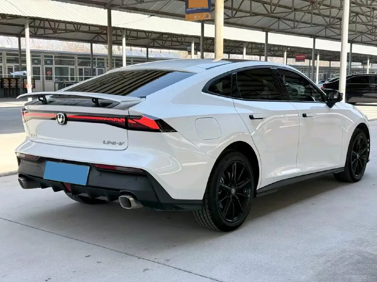 2023 ChangAn UNI-V iDD 1.5T 170HP L4 6TCT PHEV 18.4KWH,autocango,china used car exporter,china ev exporter,chinese used car exporter,chinese used ev exporter
