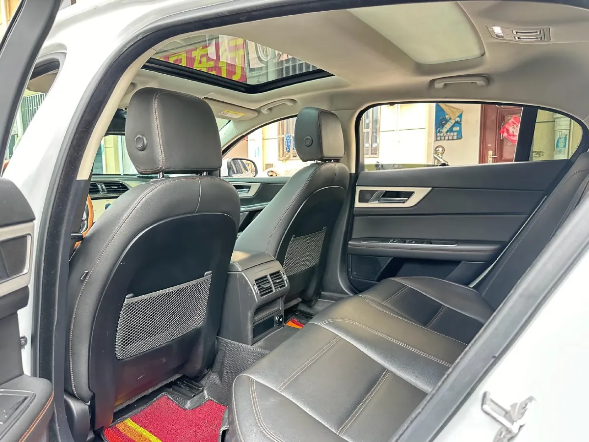 2019 Jeep Cherokee 2.0T 265HP L4 9AT,autocango,china used car exporter,china ev exporter,chinese used car exporter,chinese used ev exporter