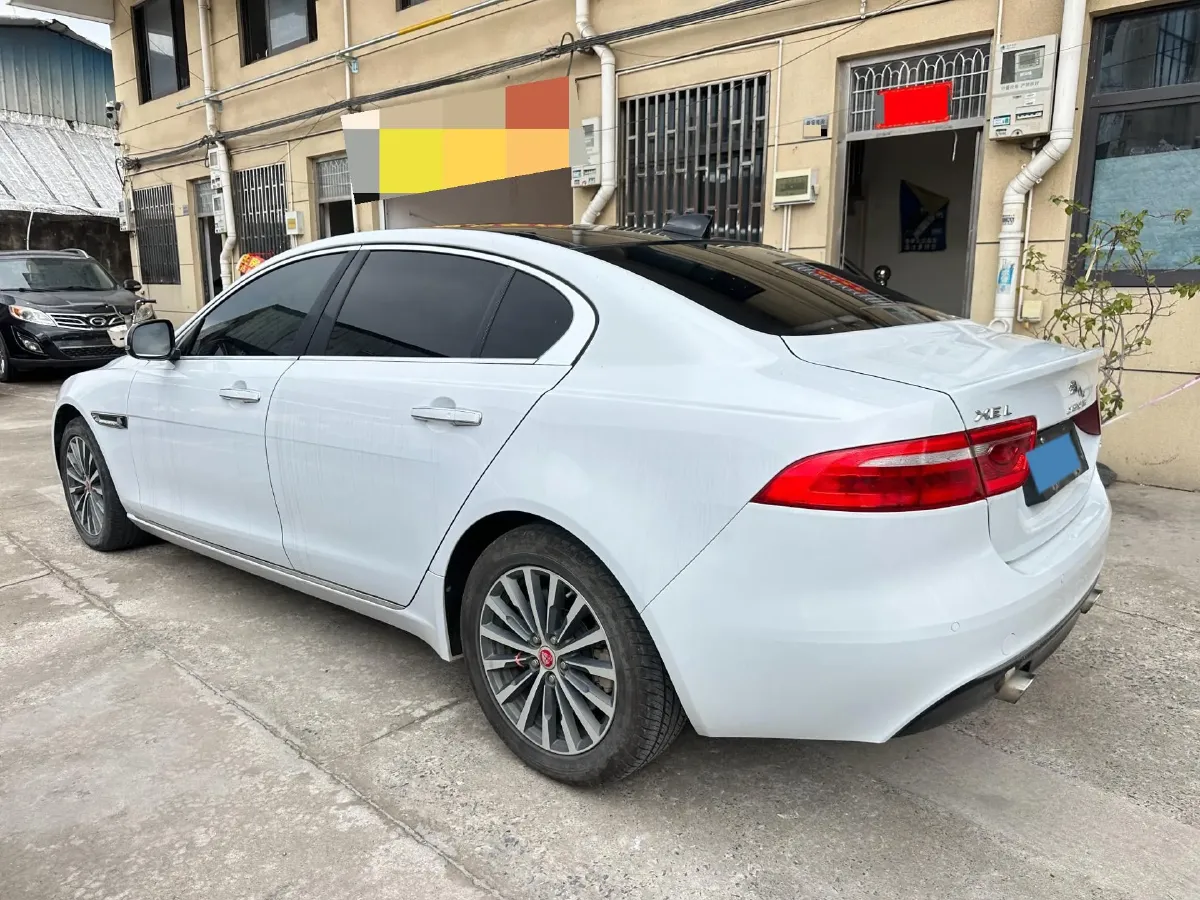 2019 Jeep Cherokee 2.0T 265HP L4 9AT,autocango,china used car exporter,china ev exporter,chinese used car exporter,chinese used ev exporter