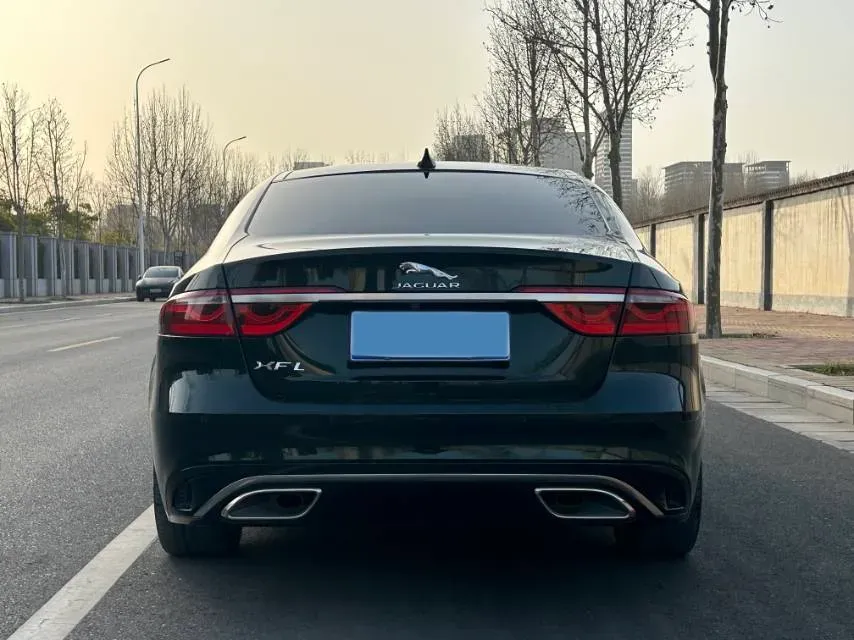 2021 Jaguar XFL 2.0T 250HP L4 8AT,autocango,china used car exporter,china ev exporter,chinese used car exporter,chinese used ev exporter