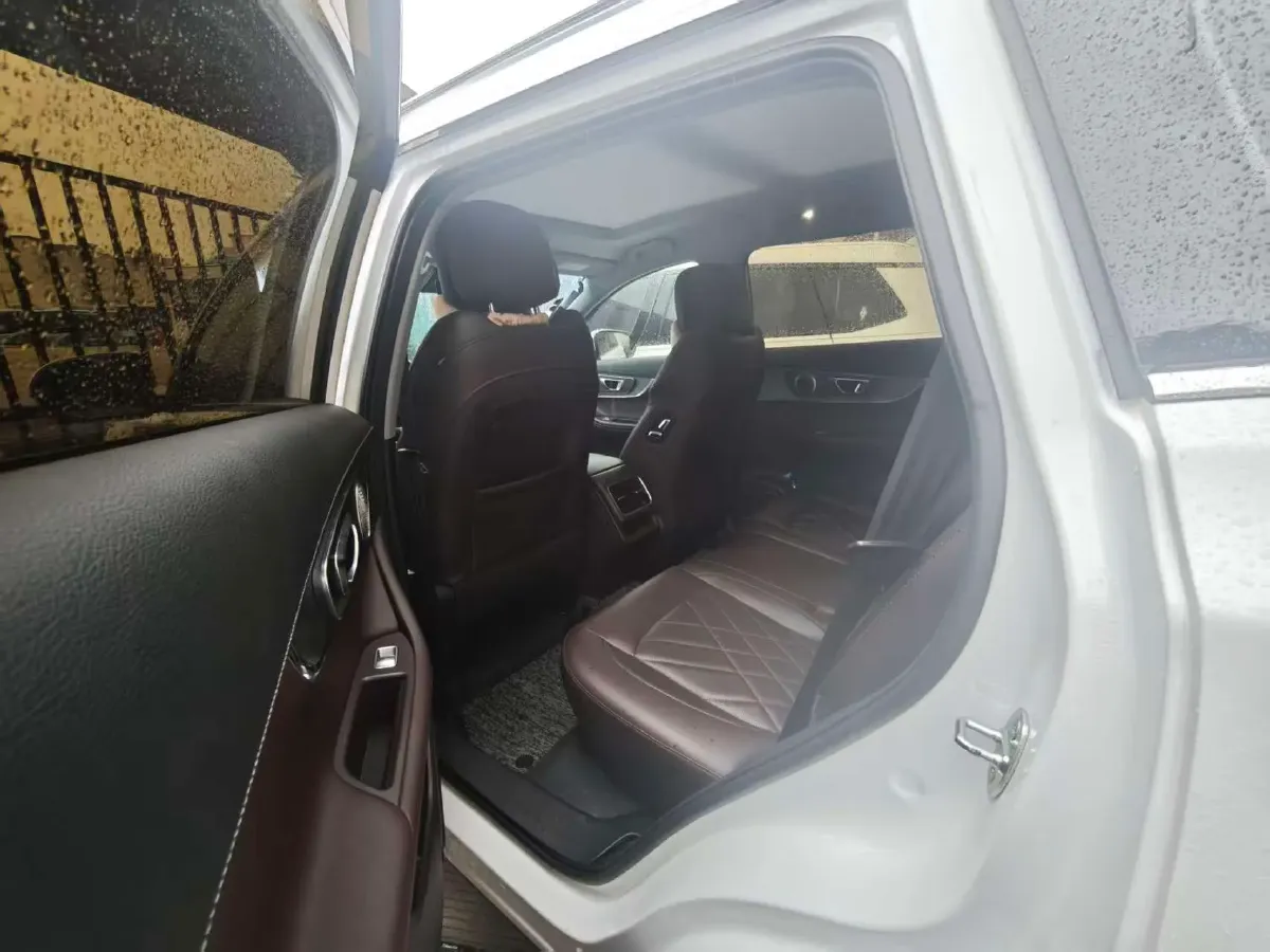 2022 Chery Tiggo 8 PRO 2.0T 254HP L4 7DCT,autocango,china used car exporter,china ev exporter,chinese used car exporter,chinese used ev exporter