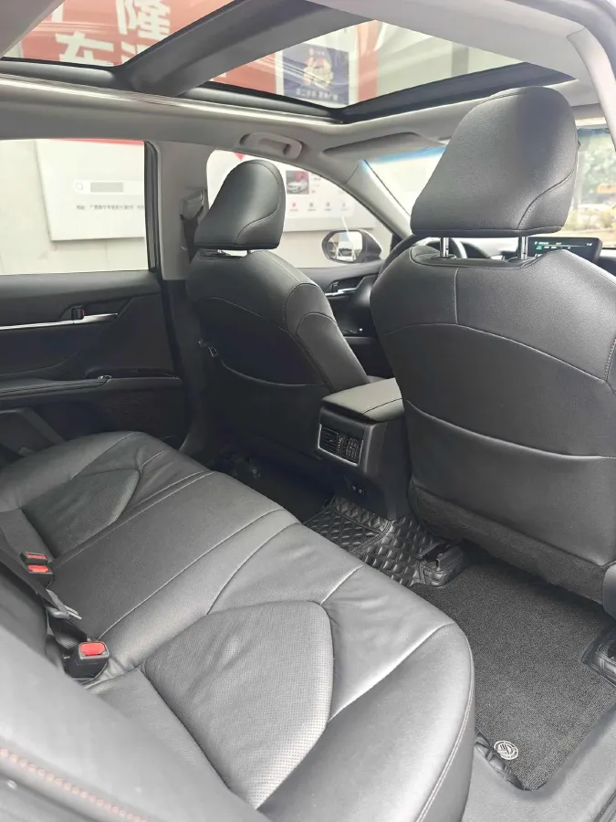 2021 Toyota Camry 2.5L 209HP L4 8AT,autocango,china used car exporter,china ev exporter,chinese used car exporter,chinese used ev exporter