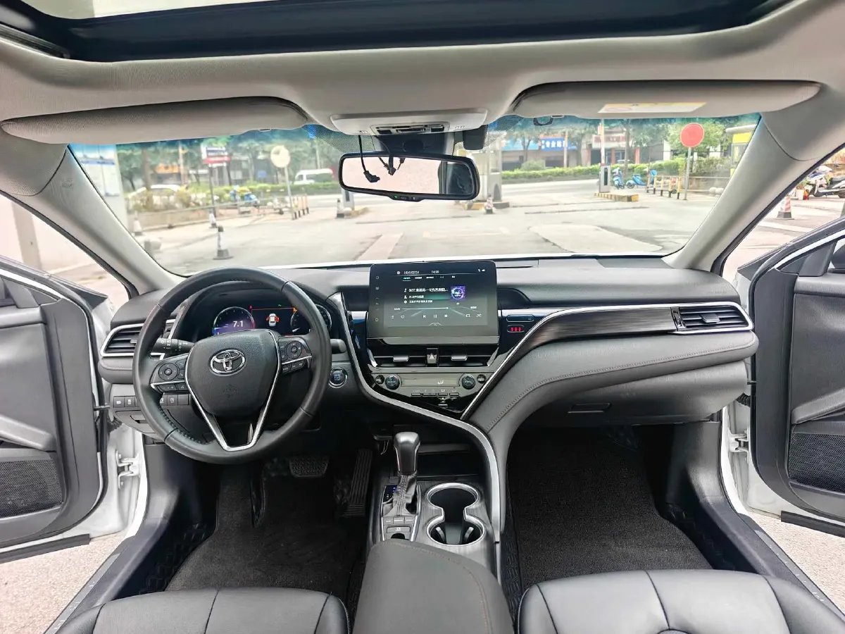 2021 Toyota Camry 2.5L 209HP L4 8AT,autocango,china used car exporter,china ev exporter,chinese used car exporter,chinese used ev exporter