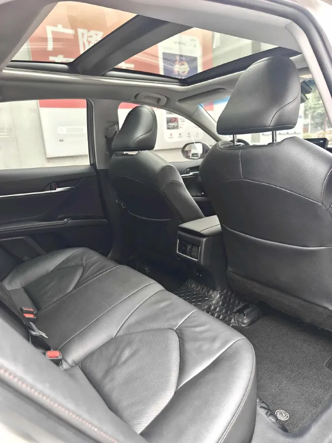 2021 Toyota Camry 2.5L 209HP L4 8AT,autocango,china used car exporter,china ev exporter,chinese used car exporter,chinese used ev exporter