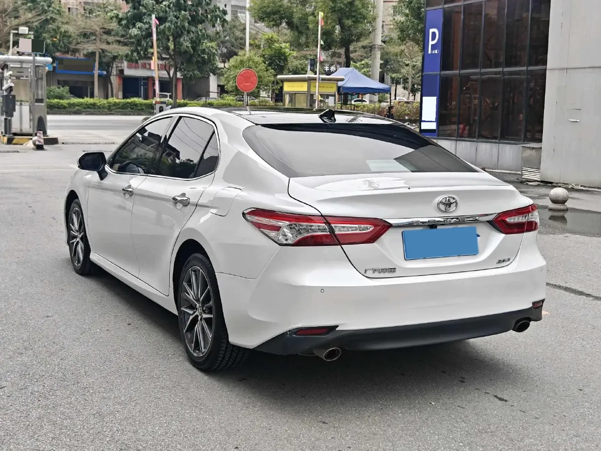 2021 Toyota Camry 2.5L 209HP L4 8AT,autocango,china used car exporter,china ev exporter,chinese used car exporter,chinese used ev exporter