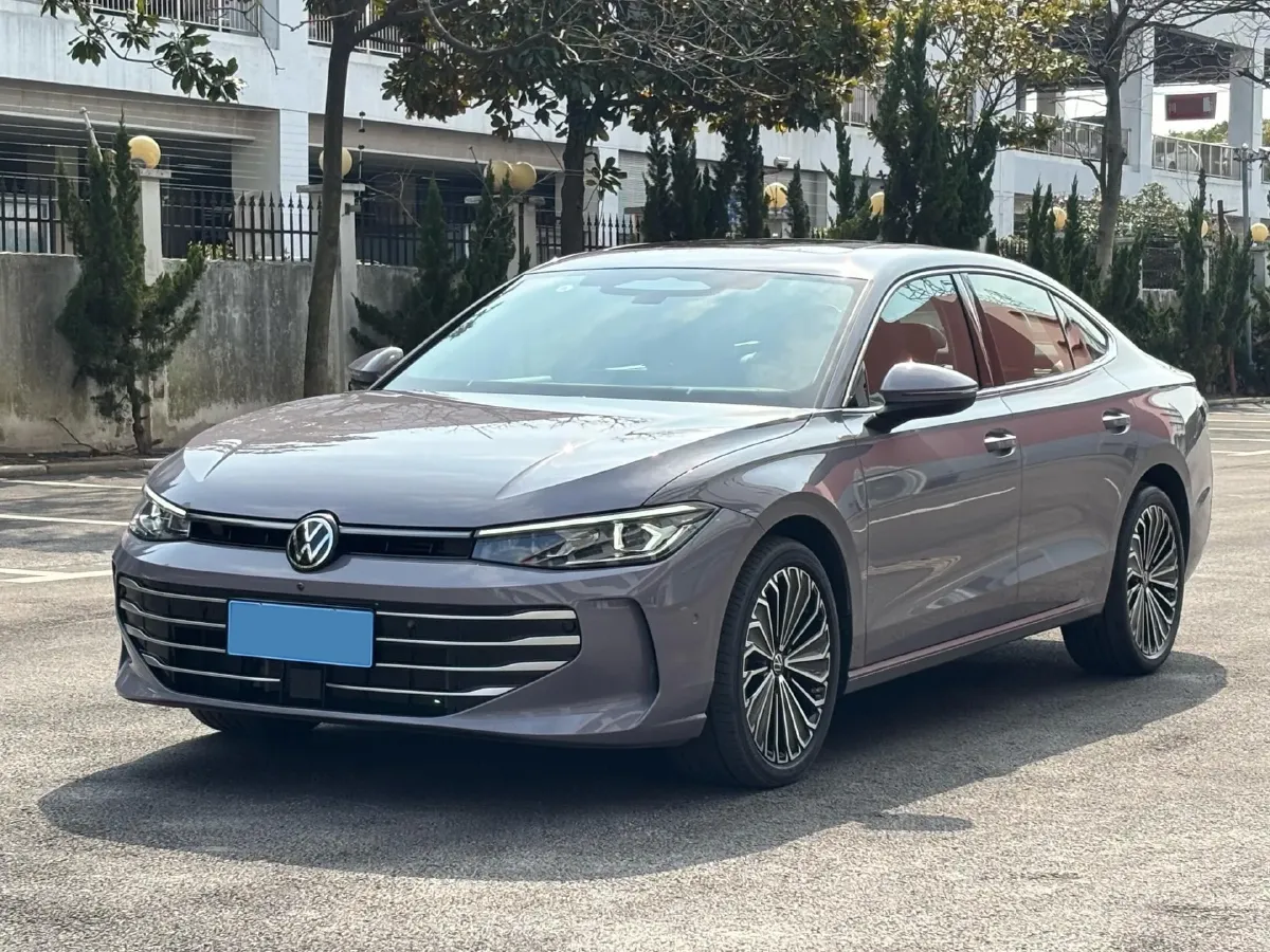 2025 Volkswagen Passat 2.0T 220HP L4 7DCT,autocango,china used car exporter,china ev exporter,chinese used car exporter,chinese used ev exporter