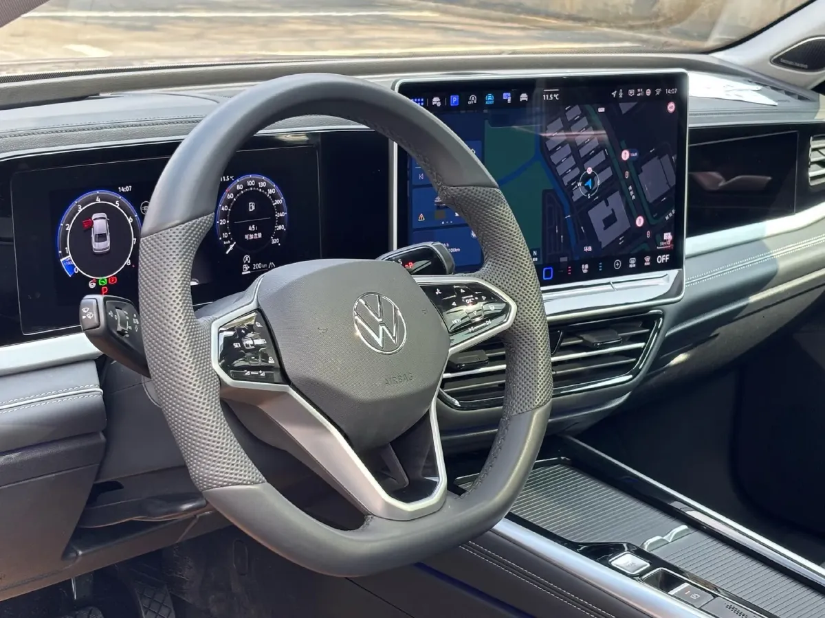 2025 Volkswagen Passat 2.0T 220HP L4 7DCT,autocango,china used car exporter,china ev exporter,chinese used car exporter,chinese used ev exporter