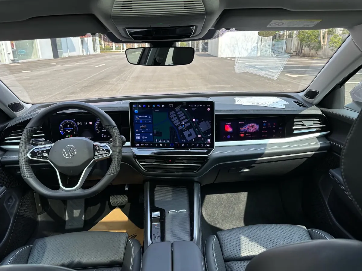 2025 Volkswagen Passat 2.0T 220HP L4 7DCT,autocango,china used car exporter,china ev exporter,chinese used car exporter,chinese used ev exporter