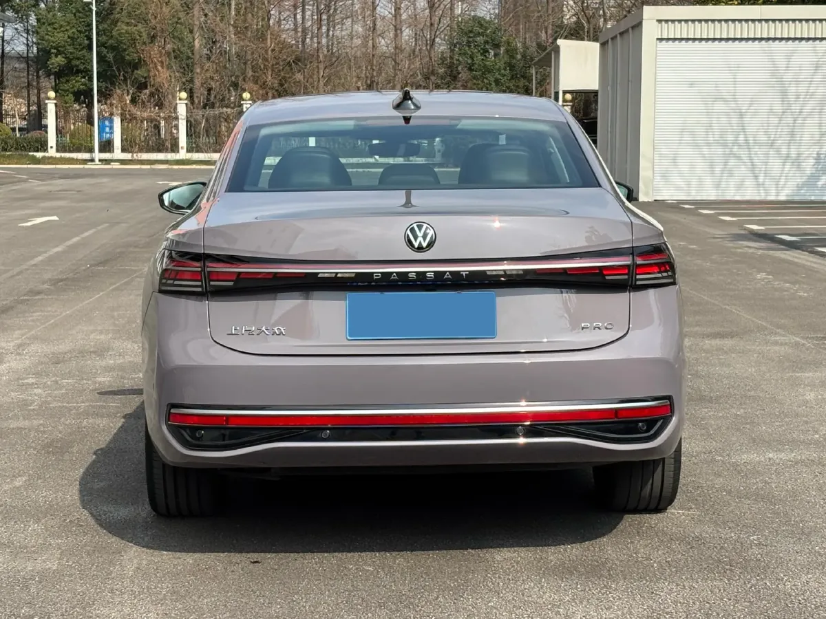 2025 Volkswagen Passat 2.0T 220HP L4 7DCT,autocango,china used car exporter,china ev exporter,chinese used car exporter,chinese used ev exporter