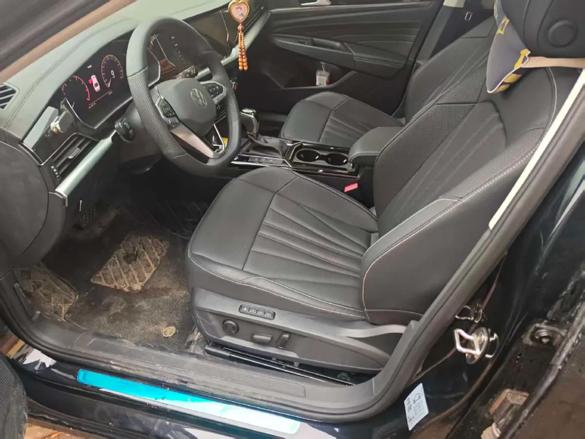 2025 Volkswagen Passat 2.0T 220HP L4 7DCT,autocango,china used car exporter,china ev exporter,chinese used car exporter,chinese used ev exporter