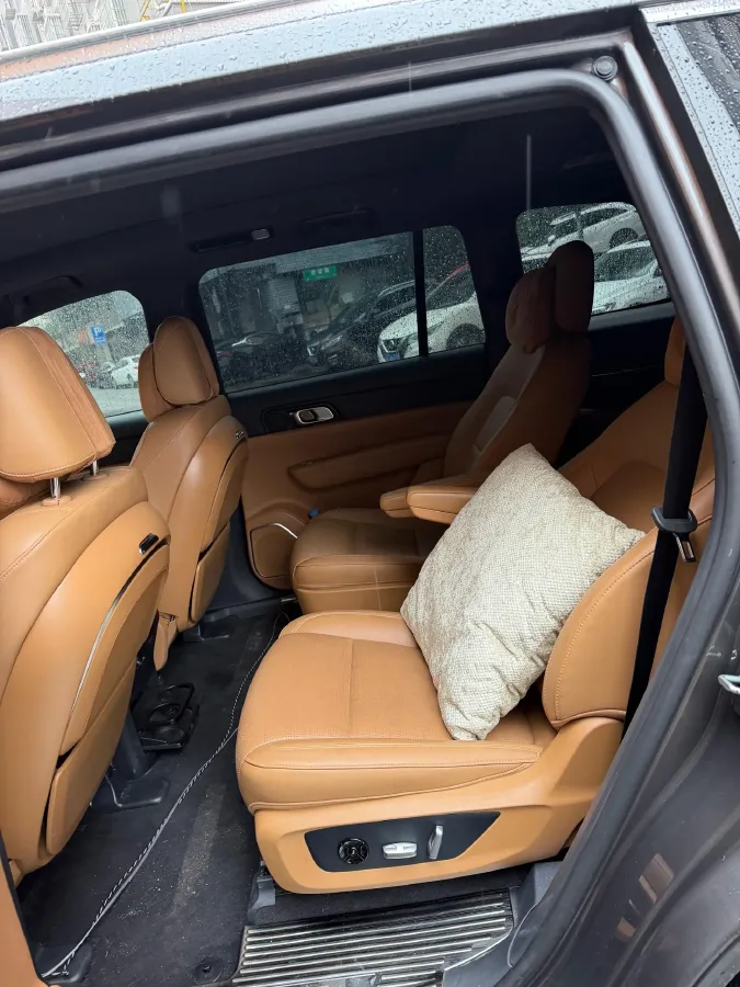 2021 Li ONE Range Extended 131HP REEV 40.5KWH,autocango,china used car exporter,china ev exporter,chinese used car exporter,chinese used ev exporter