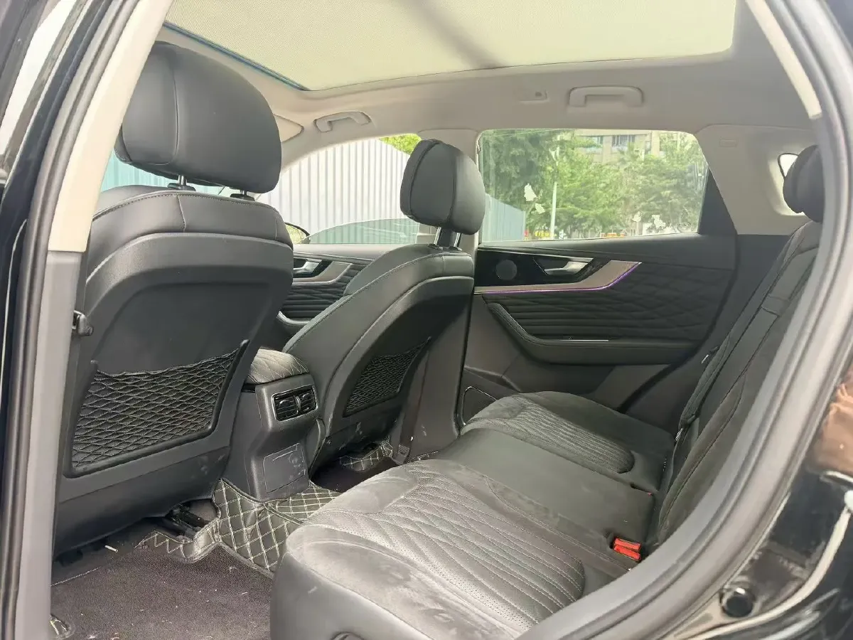 2022 HongQi HS5 2.0T 224HP L4 6AT,autocango,china used car exporter,china ev exporter,chinese used car exporter,chinese used ev exporter