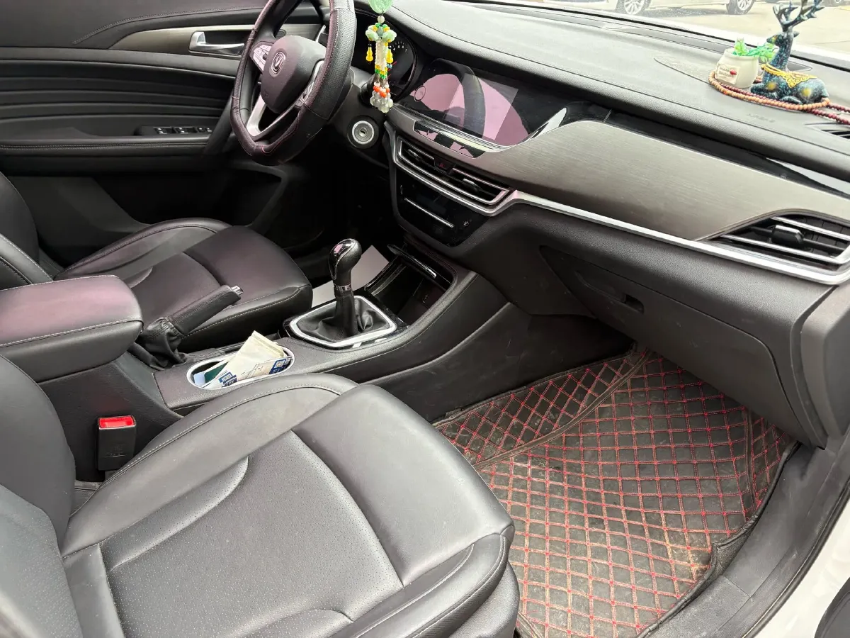 2021 ChangAn CS35 Plus 1.6L 128HP L4 5MT,autocango,china used car exporter,china ev exporter,chinese used car exporter,chinese used ev exporter