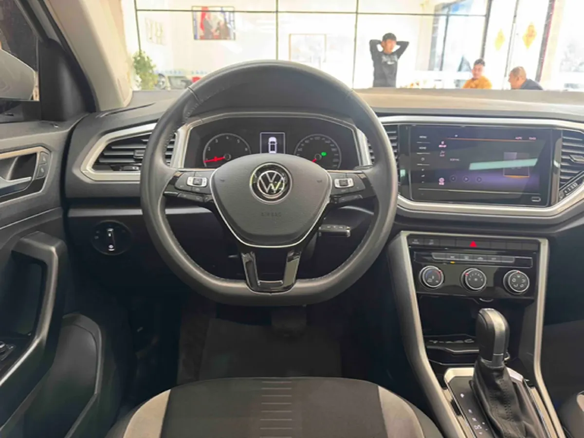 2021 Volkswagen T-Roc 1.4T 150HP L4 7DCT,autocango,china used car exporter,china ev exporter,chinese used car exporter,chinese used ev exporter